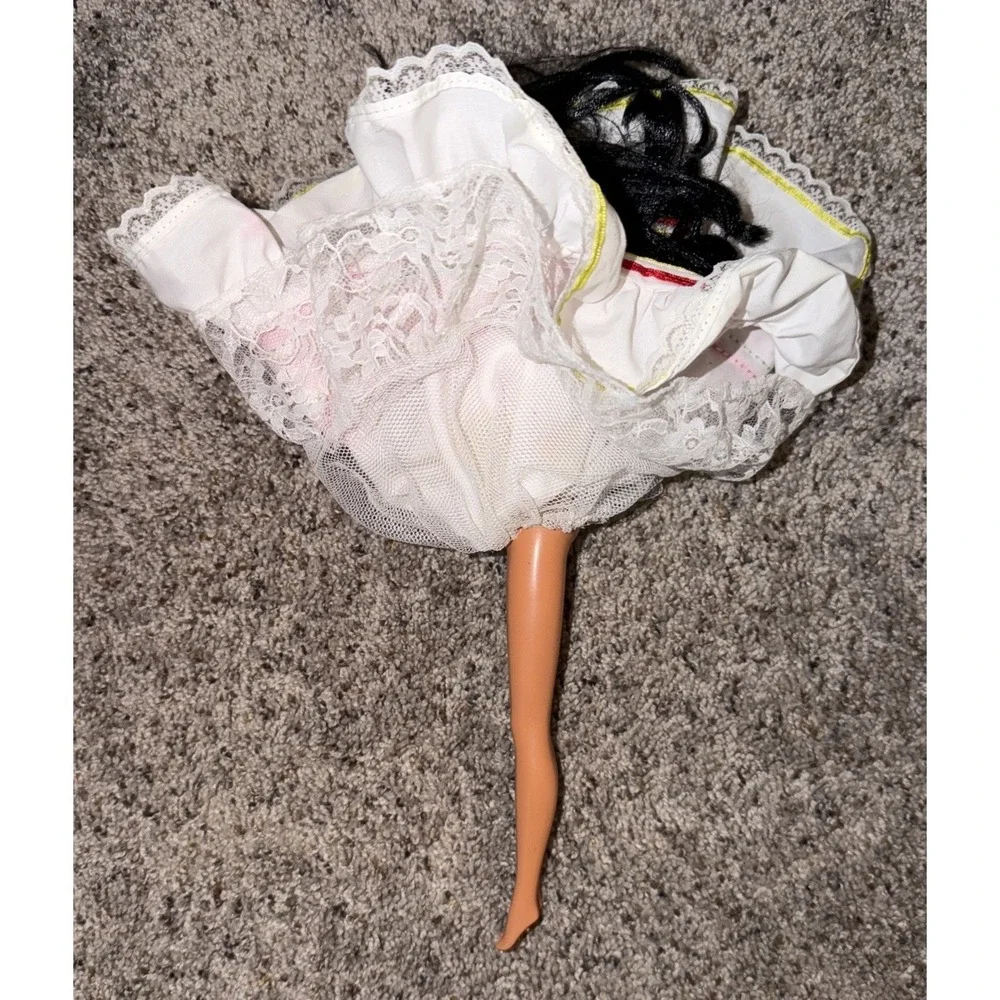 Mattel's 1992 Fantastica Teresa Hispanic Barbie Doll #3186 *READ*